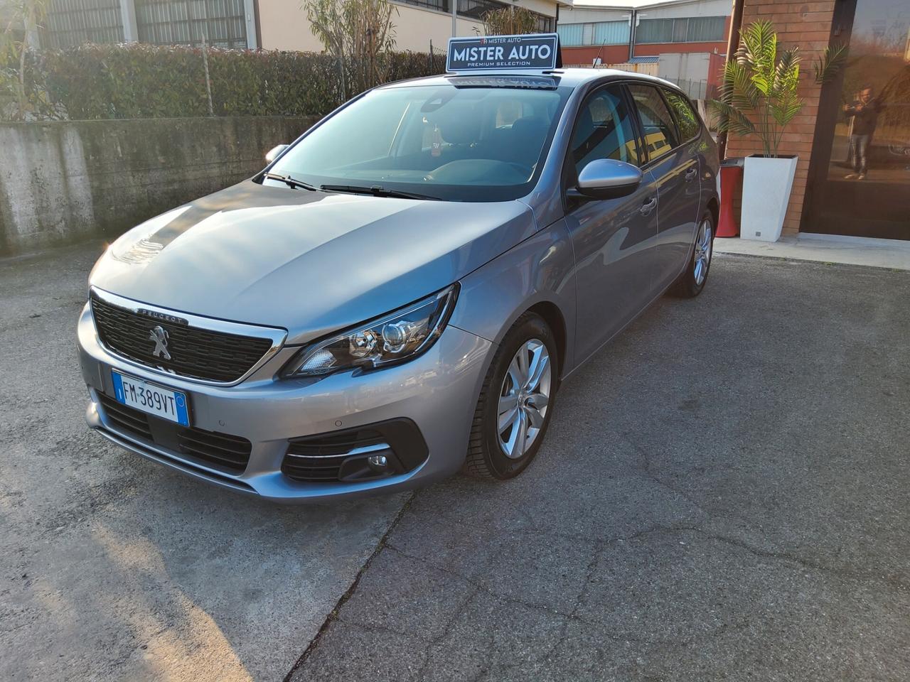 Peugeot 308 BlueHDi 120 S&S EAT6 SW Allure