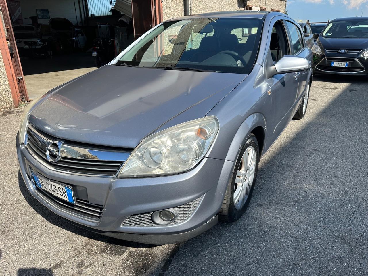 Opel Astra 1.6 16V VVT 5 porte Cosmo
