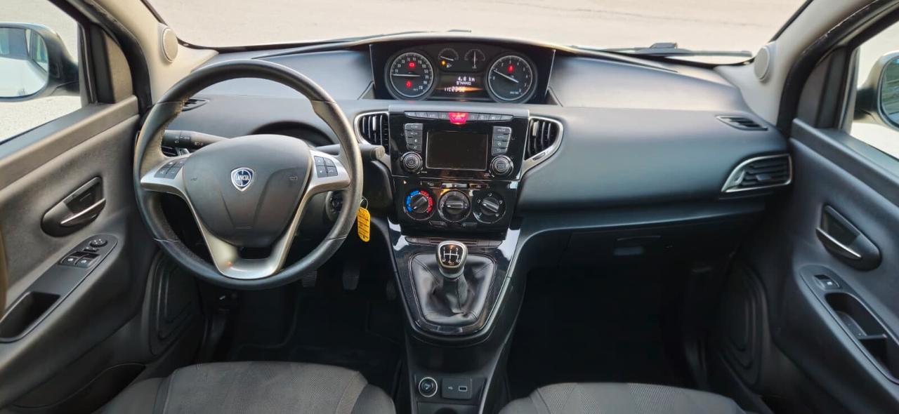 Lancia Ypsilon 1.2 69CV Platinum