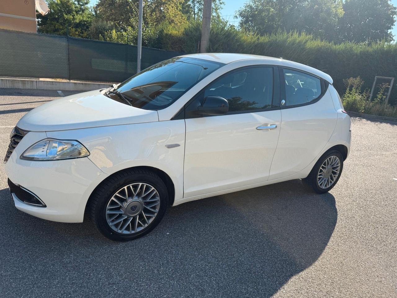 Lancia Ypsilon 1.2 Gpl - NEOPATENTATI - 12 MESI DI GARANZIA -