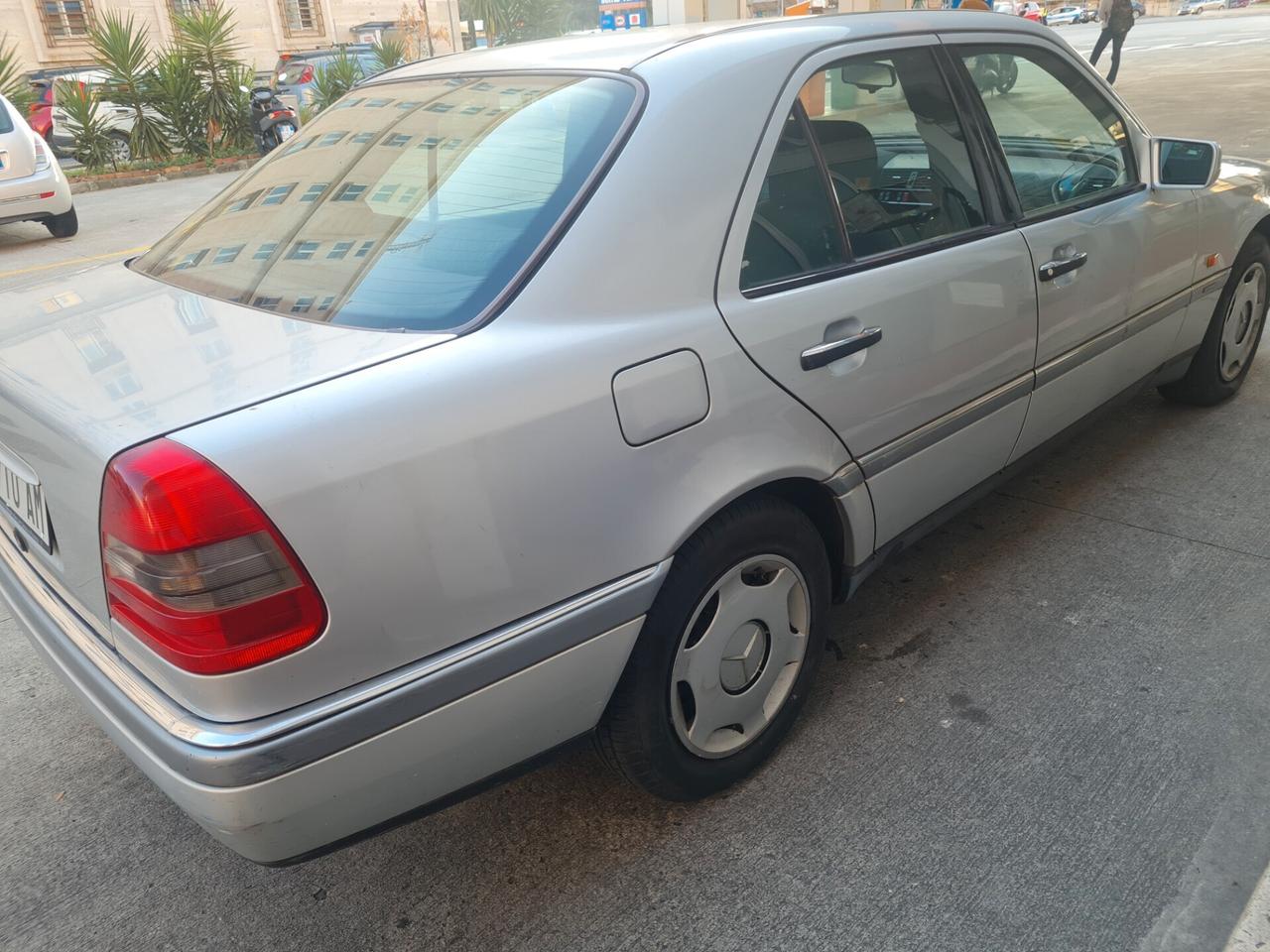 Mercedes-benz C 180 benzina Elegance