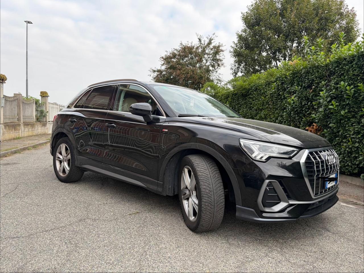 Audi Q3 40 TFSI quattro S tronic line edition