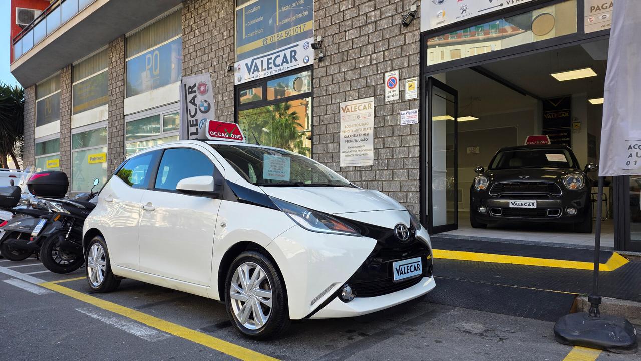 Toyota Aygo 1.0 69 CV 5 porte x-cool GARANZIA 12 MESI