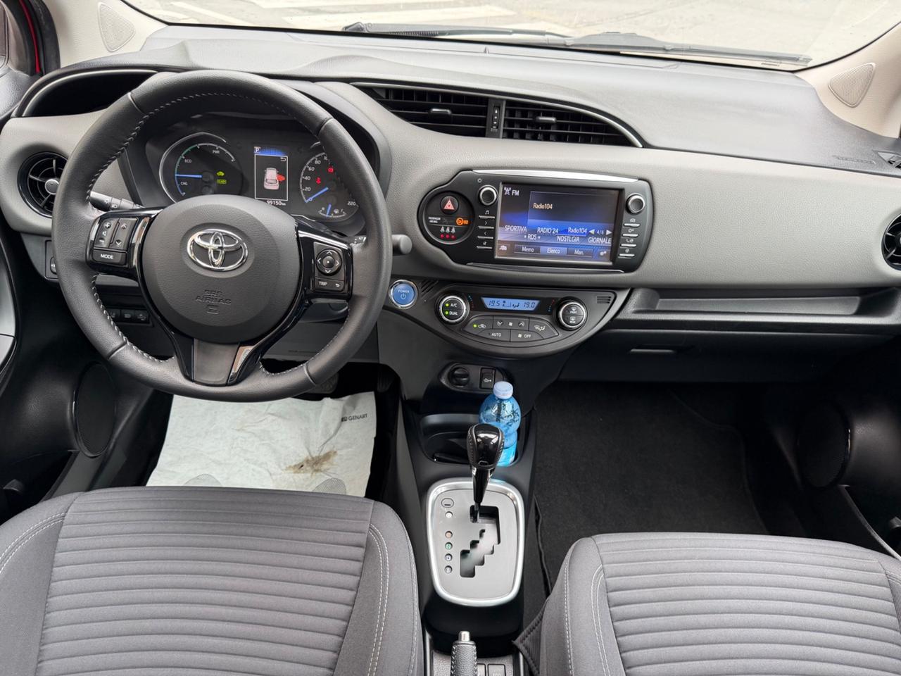 TOYOTA YARIS 1.5 HYBRID AUTOMATICO NEOPATENTATI