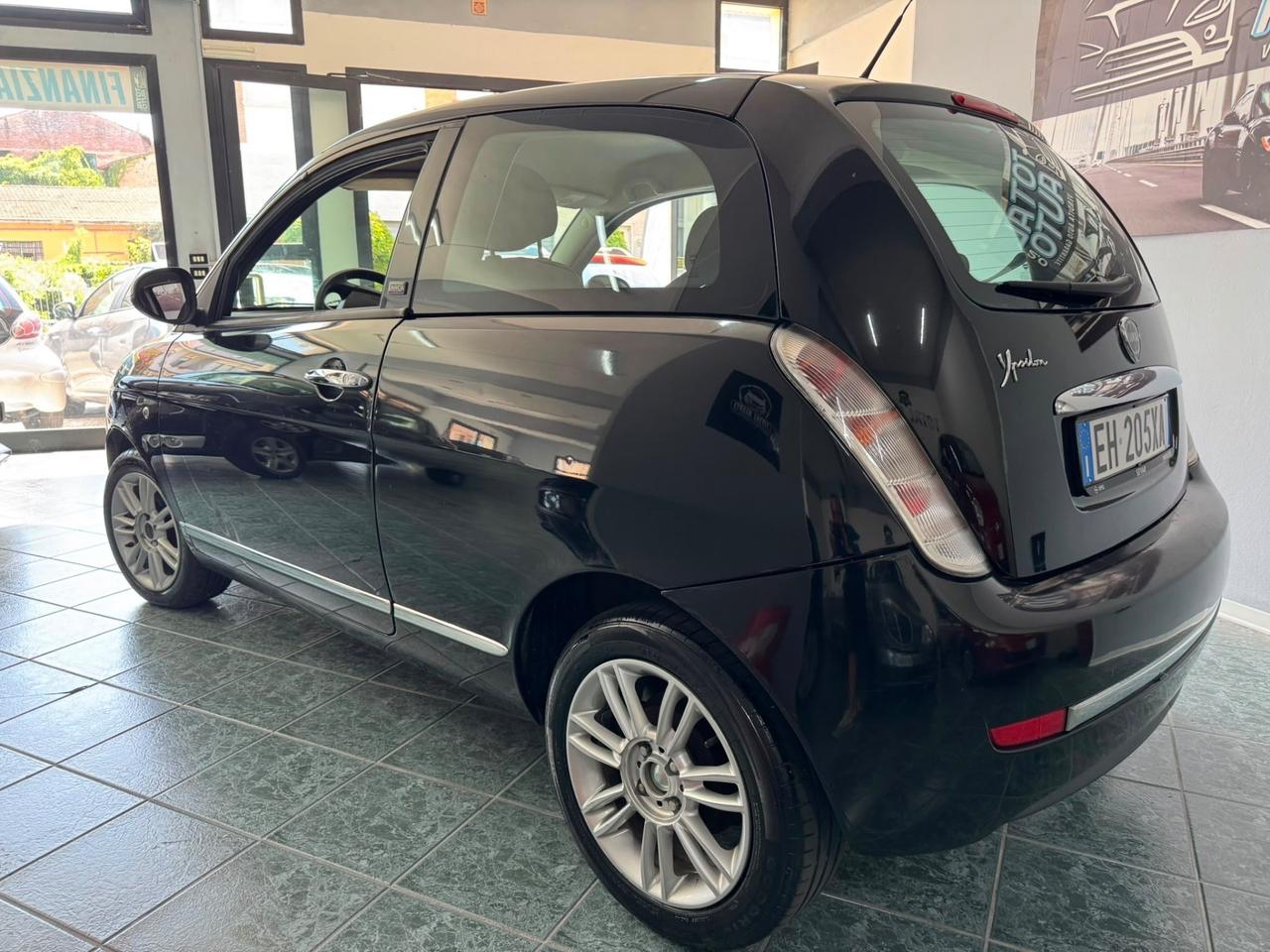 Lancia Ypsilon 1.3 MJT 75 CV Diva