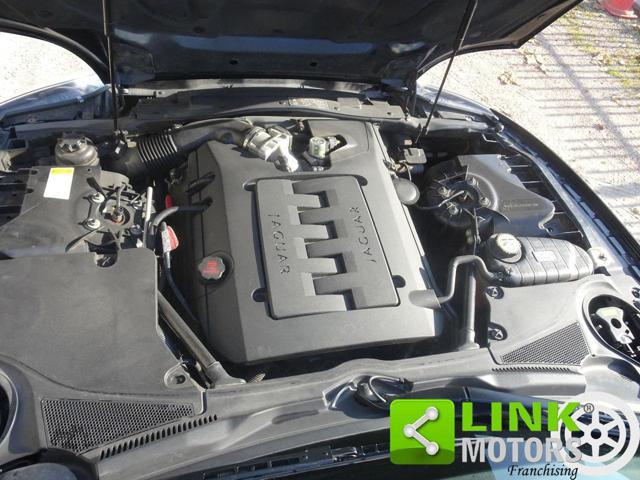 JAGUAR XK 4.2 V8 Coupé