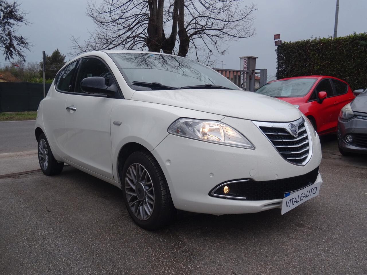 Lancia Ypsilon 0.9 TwinAir 85 CV 5p Platinum C.AUTOMATICO