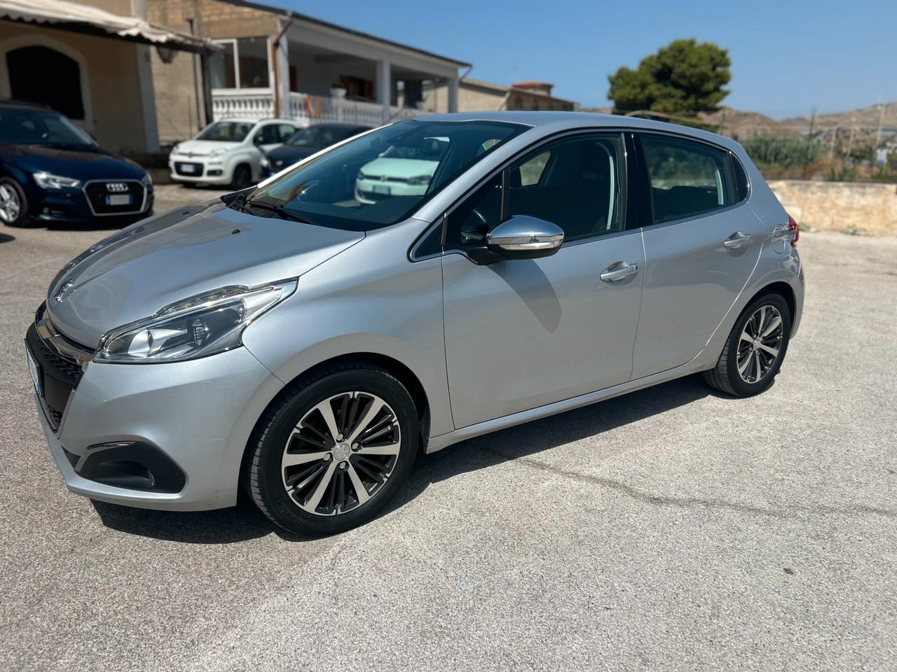 Peugeot 208 BlueHDi 100 5 porte Allure 2016