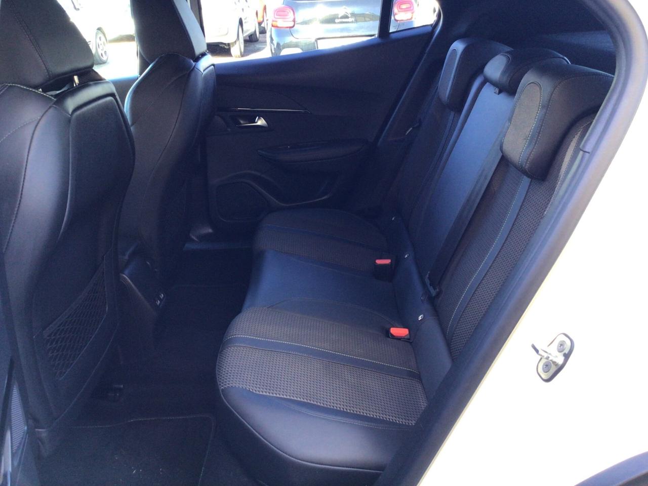 Peugeot 2008 BlueHDi 130 S&S EAT8 GT