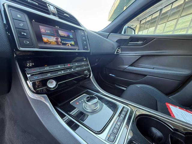 JAGUAR XE 2.0 D 163 CV aut. R-Sport