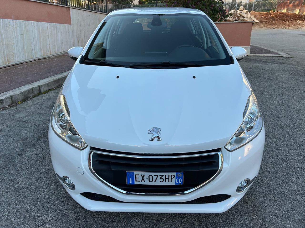 Peugeot 208 1.2 VTi allure ideale per neopatentati