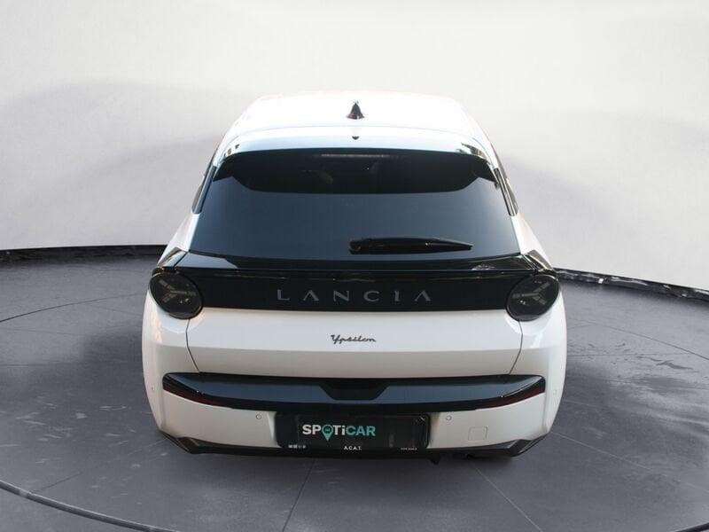 Lancia Ypsilon Ypsilon Hybrid e-DCT LX