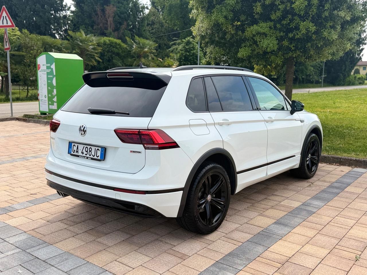 Volkswagen Tiguan 2.0 TDI R-Line SCR 4MOTION Advanced BlueMotion Technology