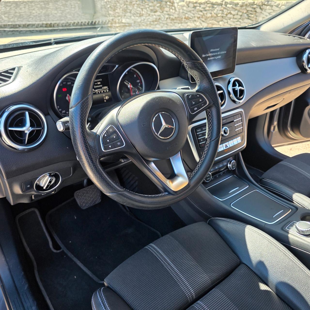 Mercedes-benz GLA 200 d Premium
