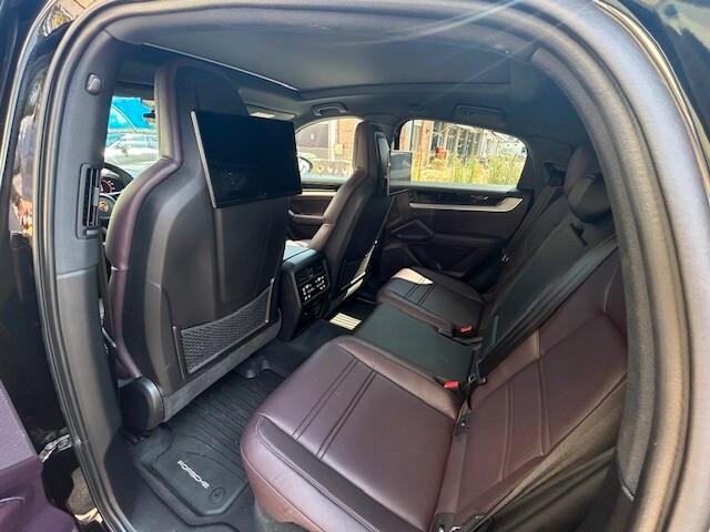 Porsche Cayenne Coupé 3.0 V6 E-Hybrid SUBENTRO LEASING