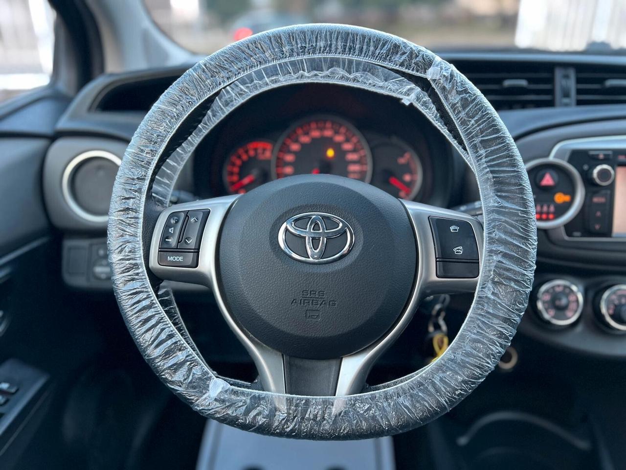 Toyota Yaris 1.0 5 porte Lounge