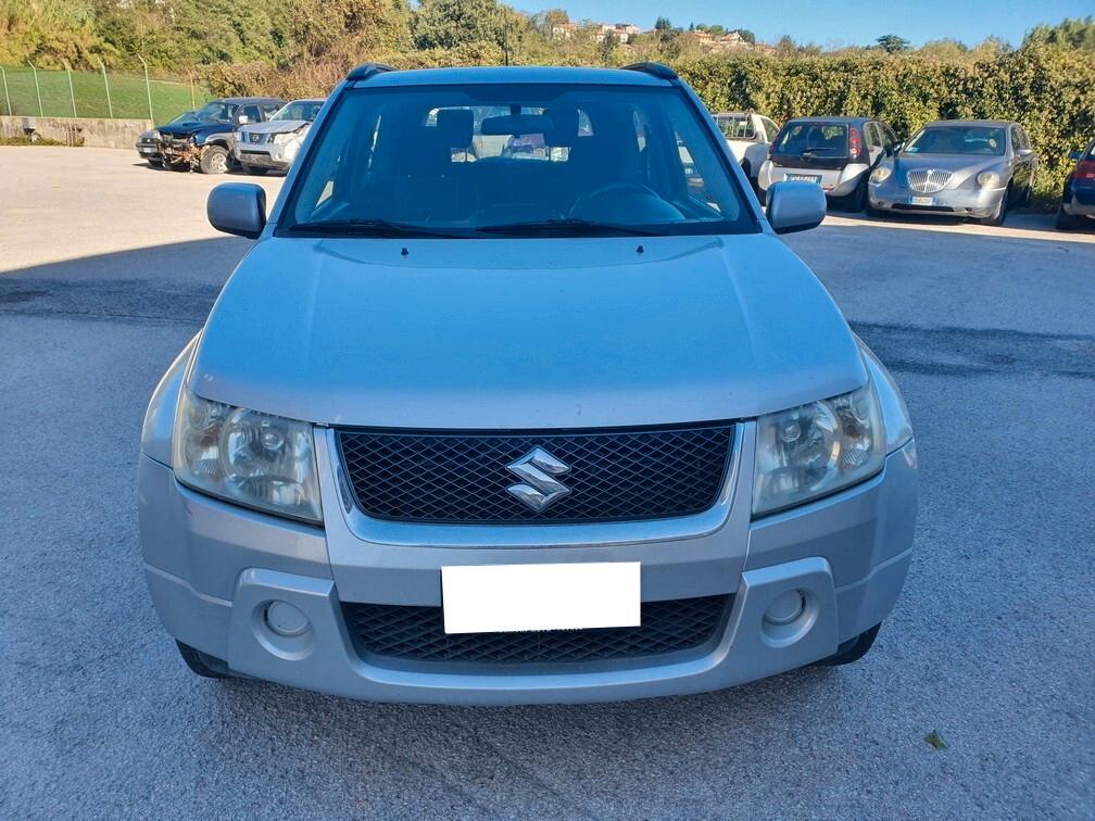 Suzuki Grand Vitara 1.6i 16V 3p. 4WD Metano