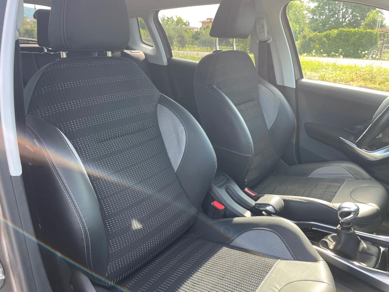 Peugeot 2008 1.6 e-HDi 115 CV Stop&Start Allure