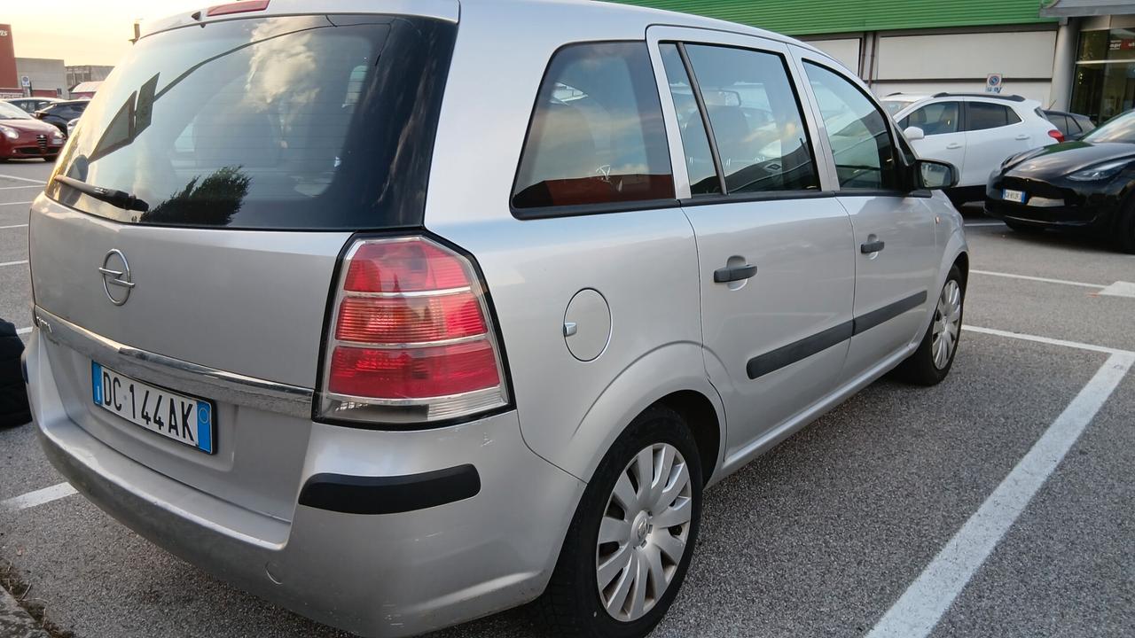 Opel Zafira 1.6 16V Twinport Cosmo