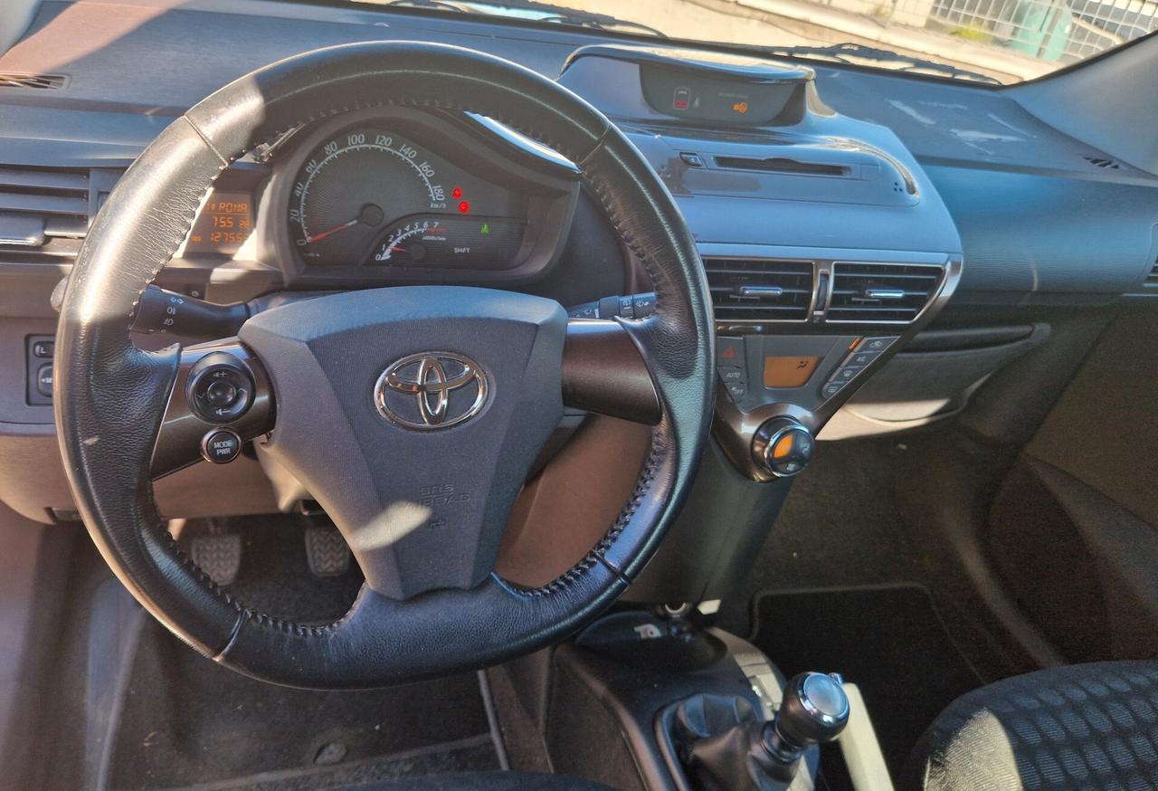 Toyota iQ 1.0 Sol