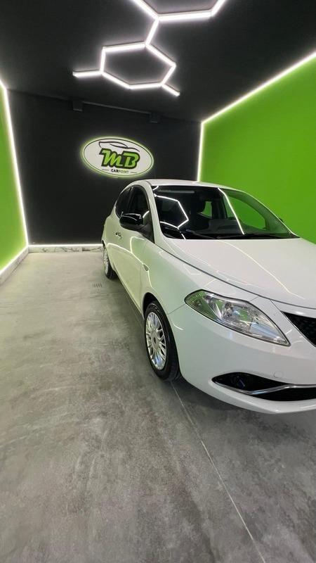 Lancia Ypsilon 1.2 69 CV 5 porte Platinum