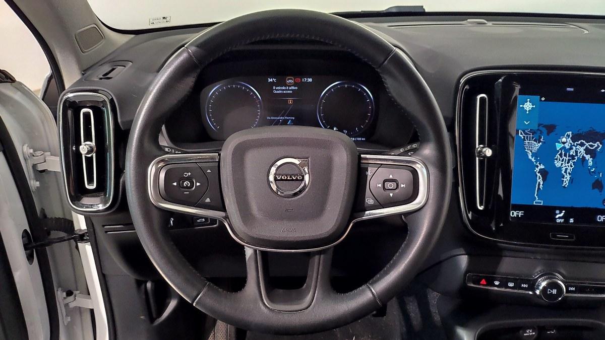 VOLVO Xc40 T3 Geartronic Momentum Pro