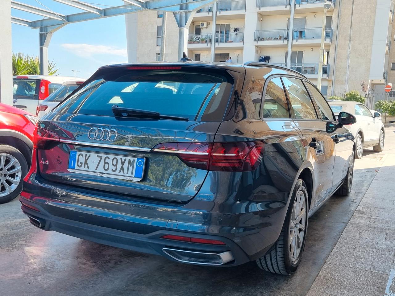 Audi A4 V Avant 30 2.0 tdi mhev 136cv s-tronic
