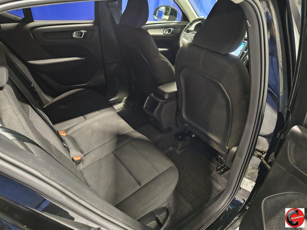 VOLVO - XC40 - D3 AWD Momentum