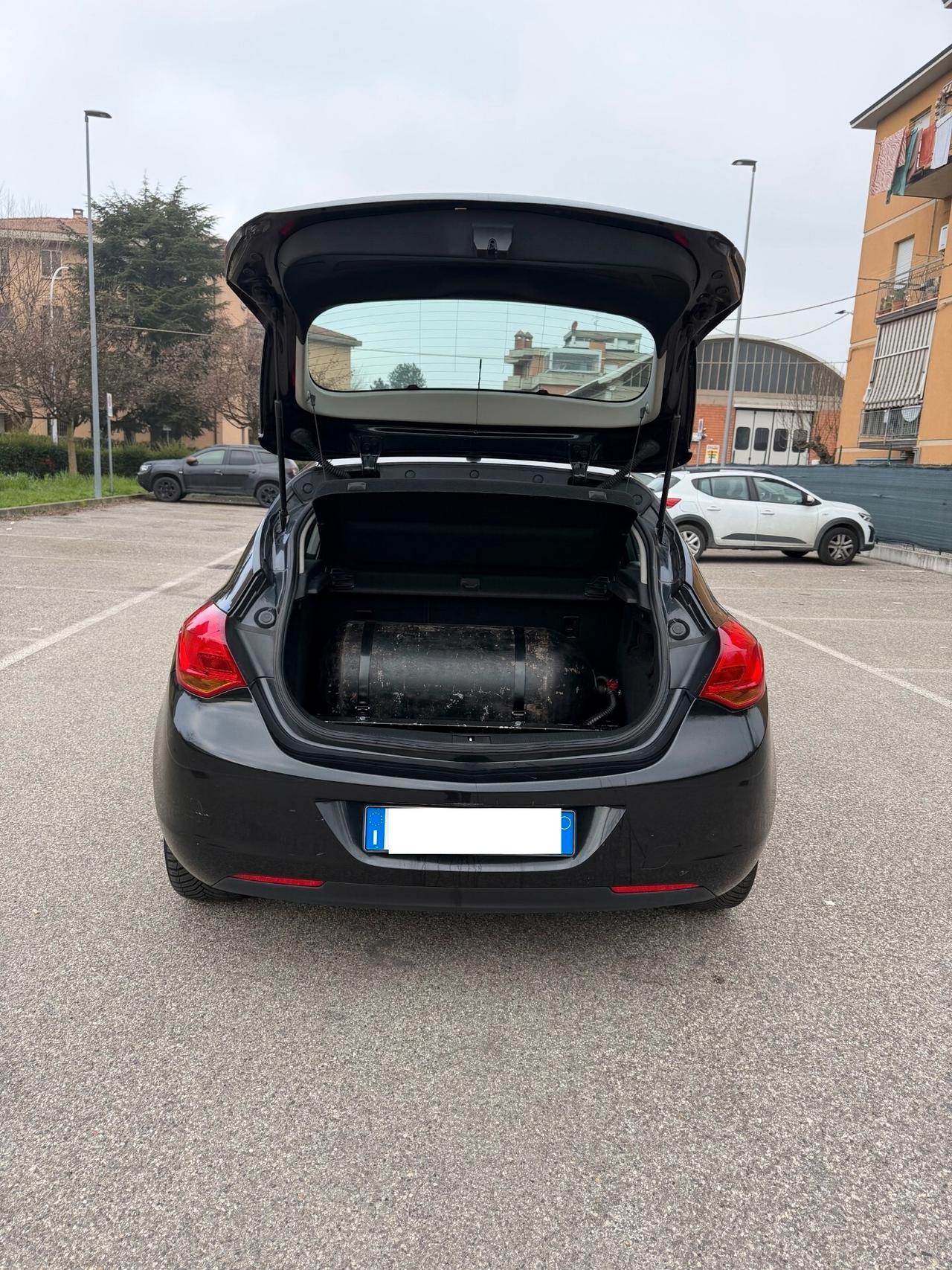 Opel Astra 1.4 METANO - NEOPATENTATI - 12 MESI DI GARANZIA -