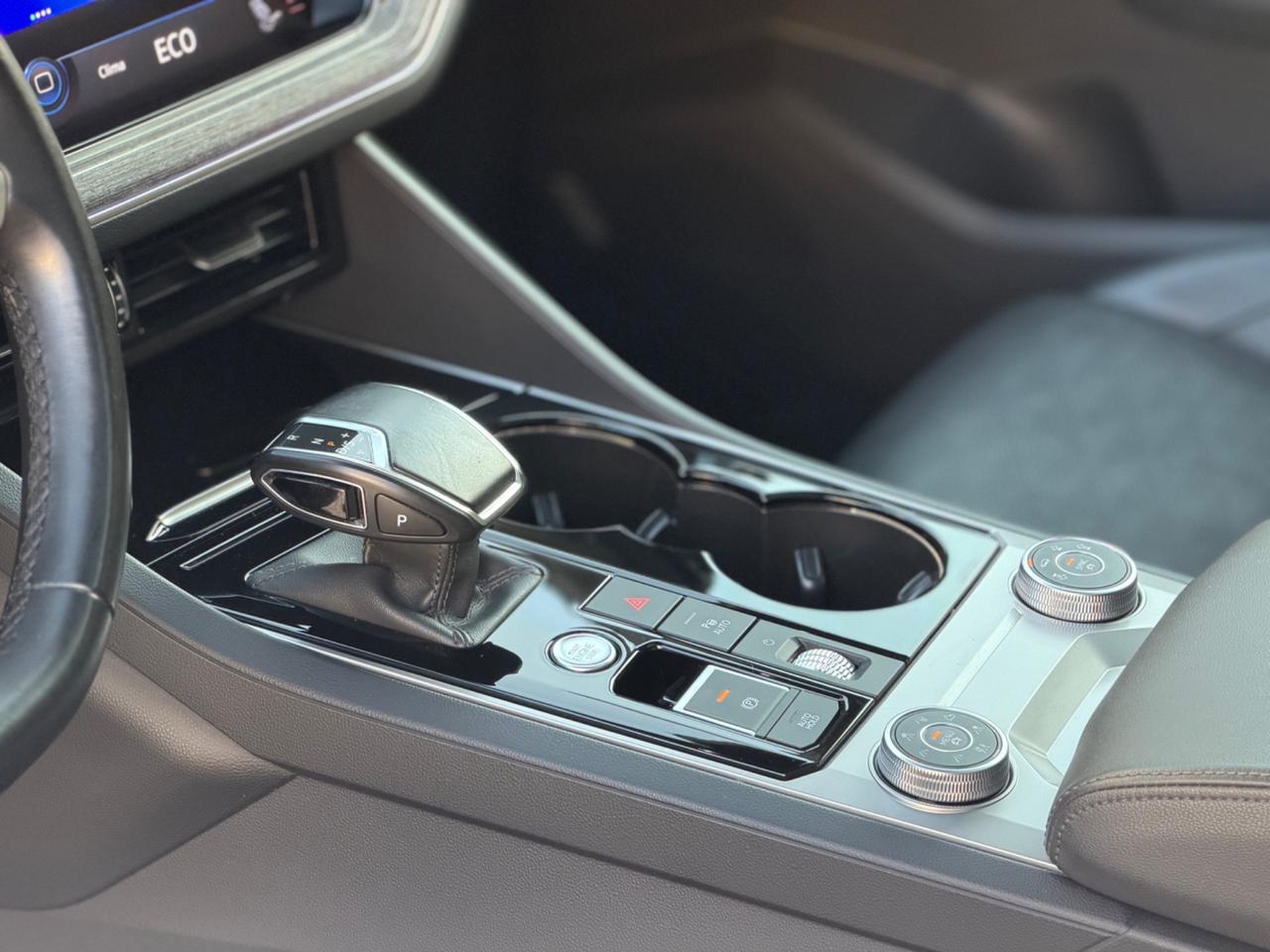 VOLKSWAGEN TOUAREG 3.0 V6 EHYBRID 340 CV PLUG-IN HYBRID