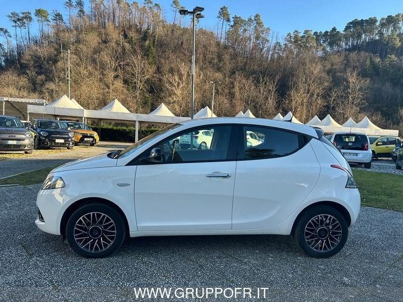 Lancia Ypsilon 1.0 FireFly 5 porte S&S Hybrid Platino