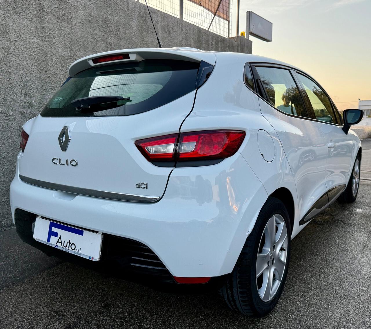 Renault Clio 1.5 dCi 8V 75CV 5 p.,**126.304 km**,Led diurni,Cruise,Bluetooth,ecc.