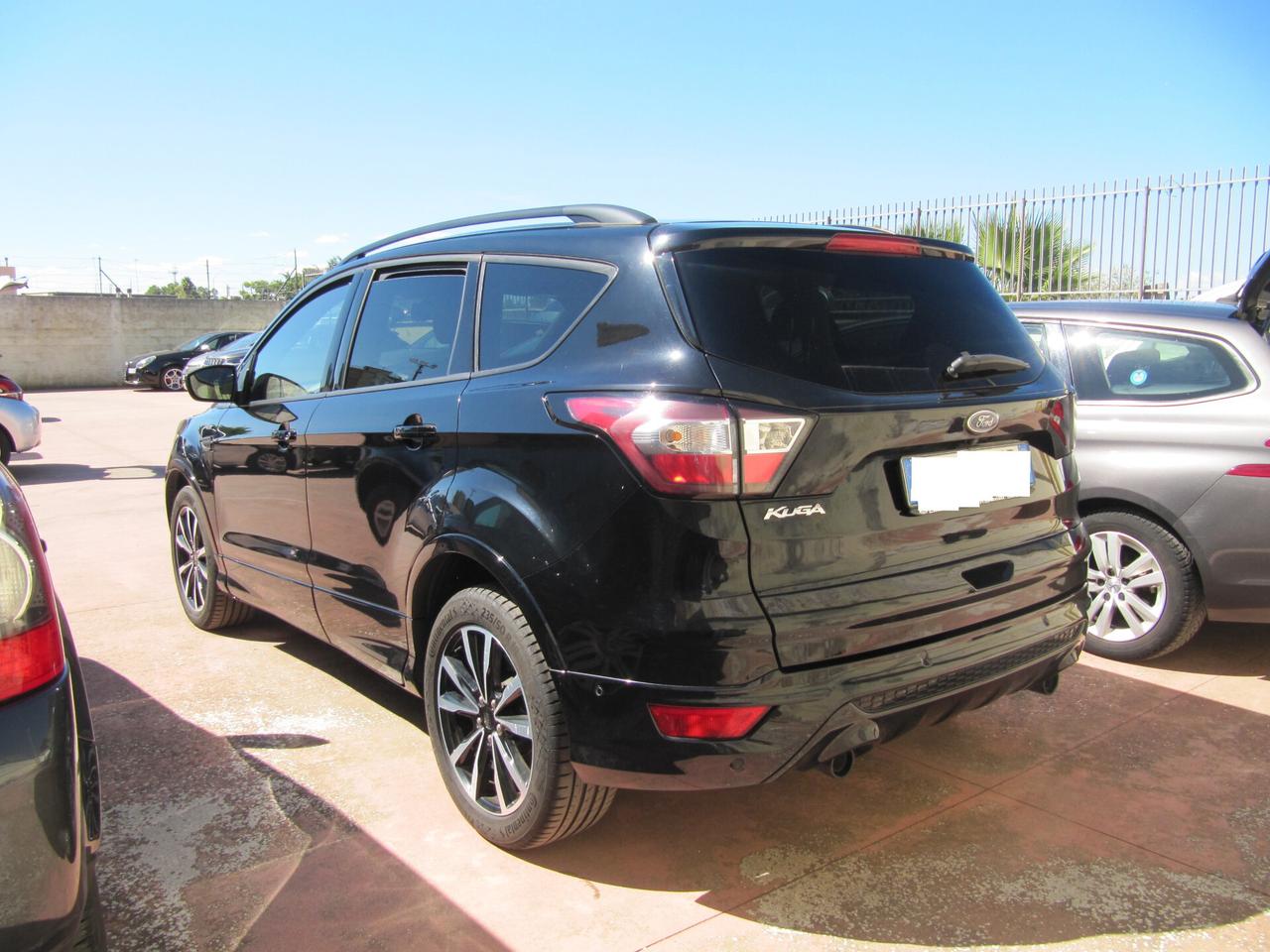 Ford Kuga 1.5 TDCI 120 CV S&S 2WD ST-Line