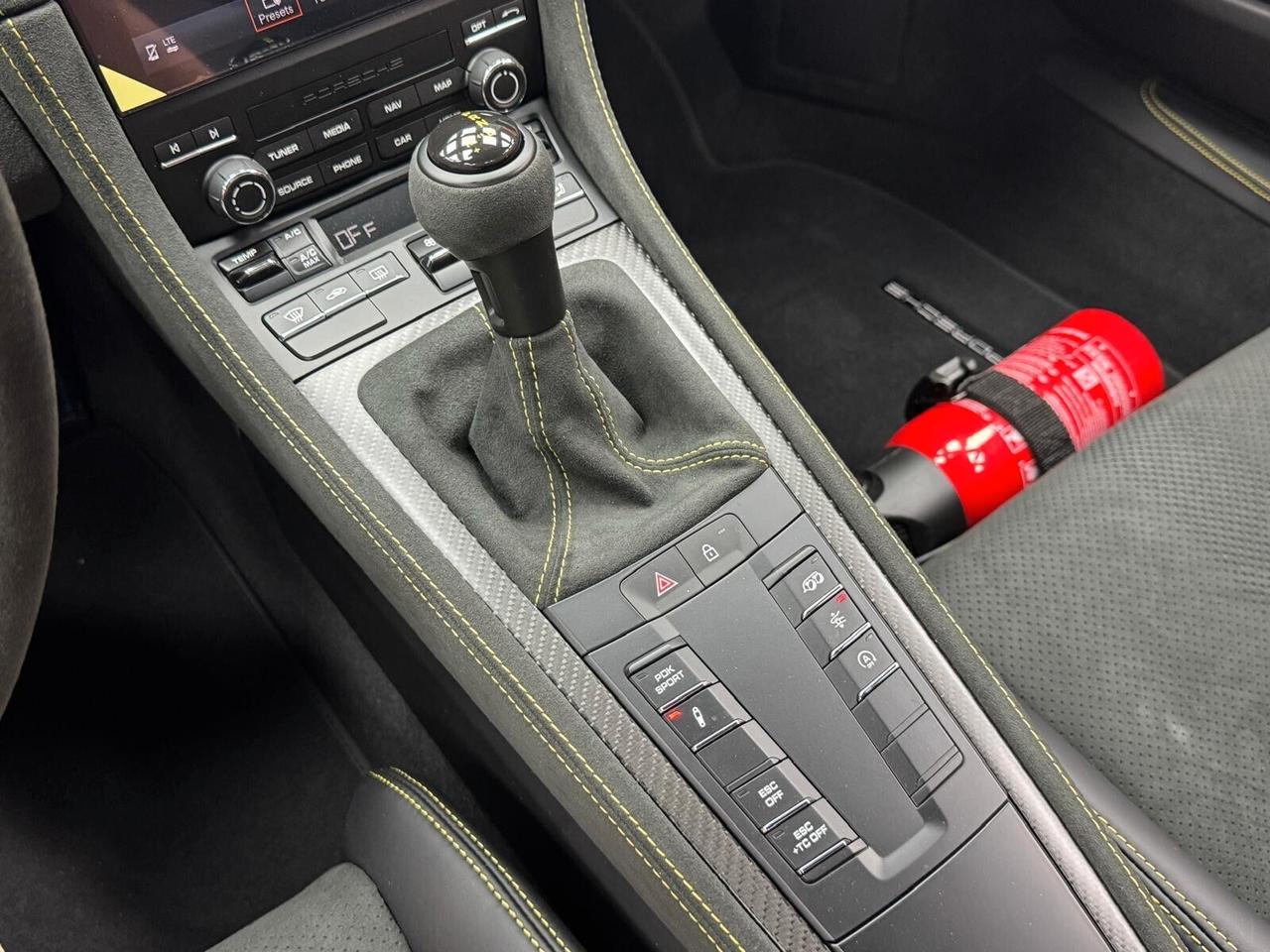 Porsche 718 Spyder 4.0 GT4 RS pdk WEISSACH RS PACK (718)