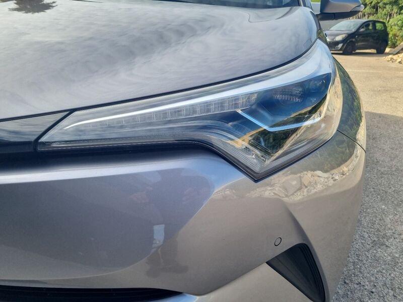 Toyota C-HR 1.8 Hybrid E-CVT Style