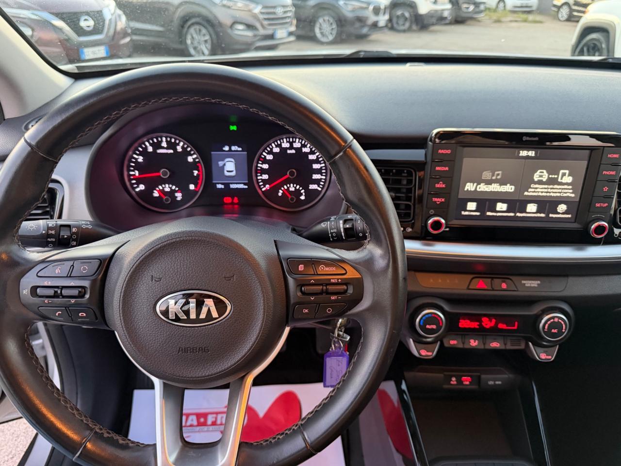 KIA STONIC 1.4 MPI 100 CV STYLE PACK FULL LED NY19