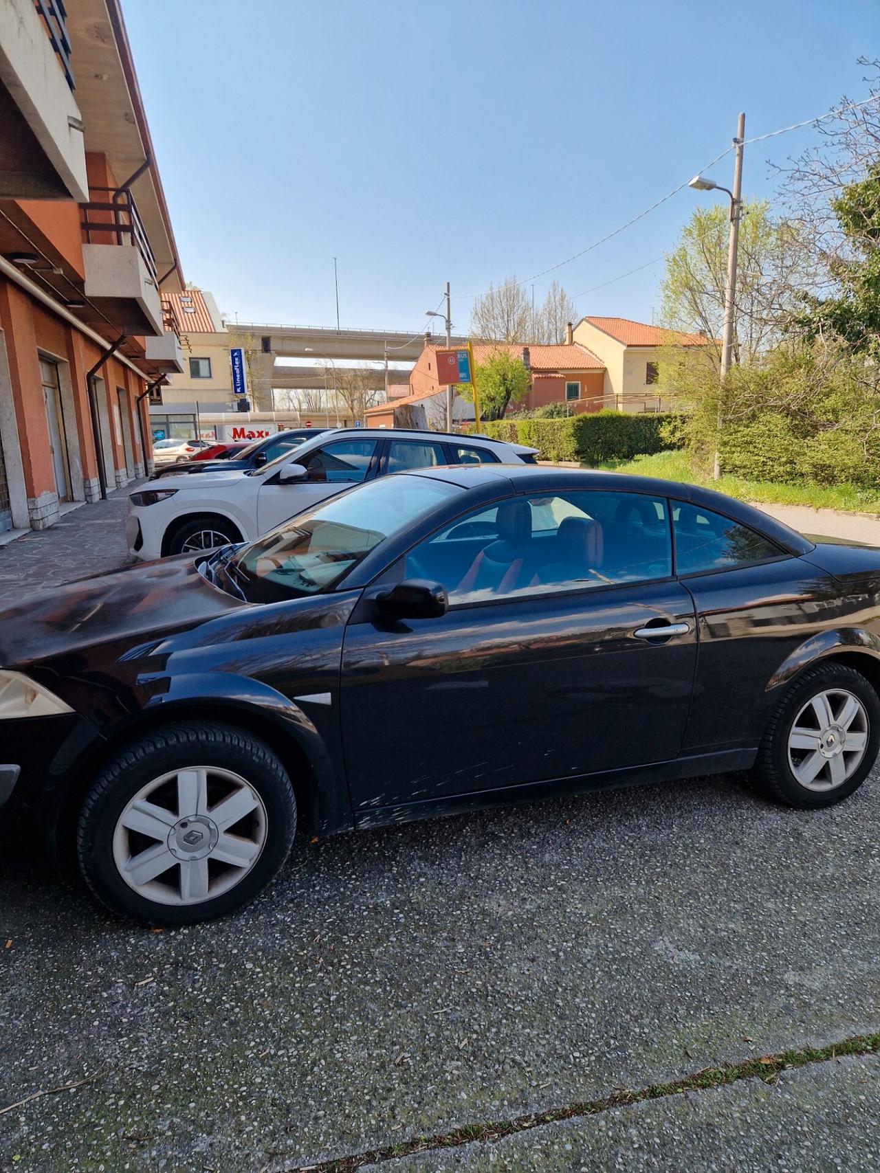 Renault Megane Mégane CABRIO -111 CV