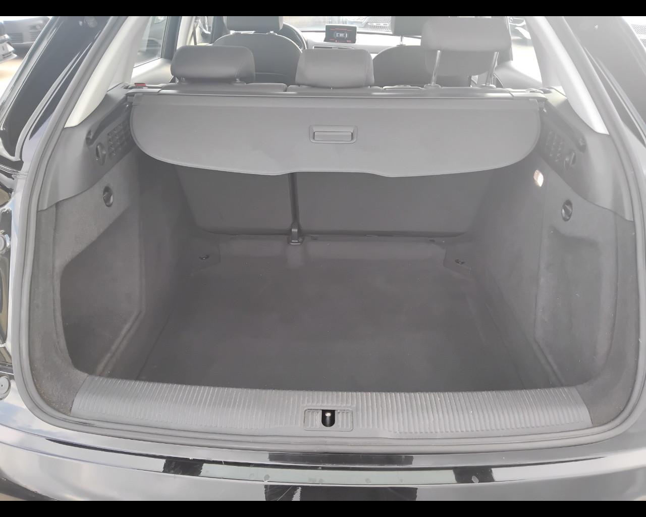 AUDI Q3 I 2015 - Q3 2.0 tdi Business 120cv