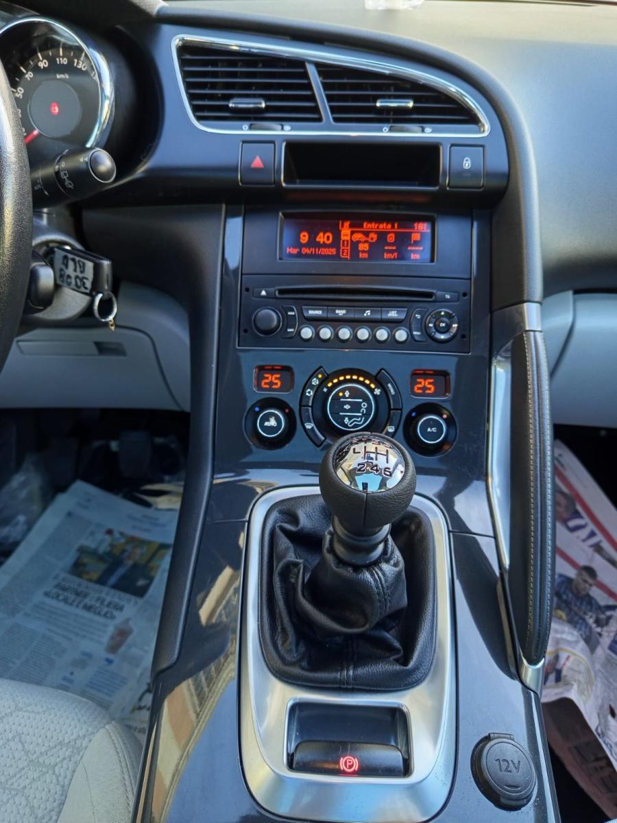 PEUGEOT 3008 1.6 HDi 115 CV Active TETTO PAN.