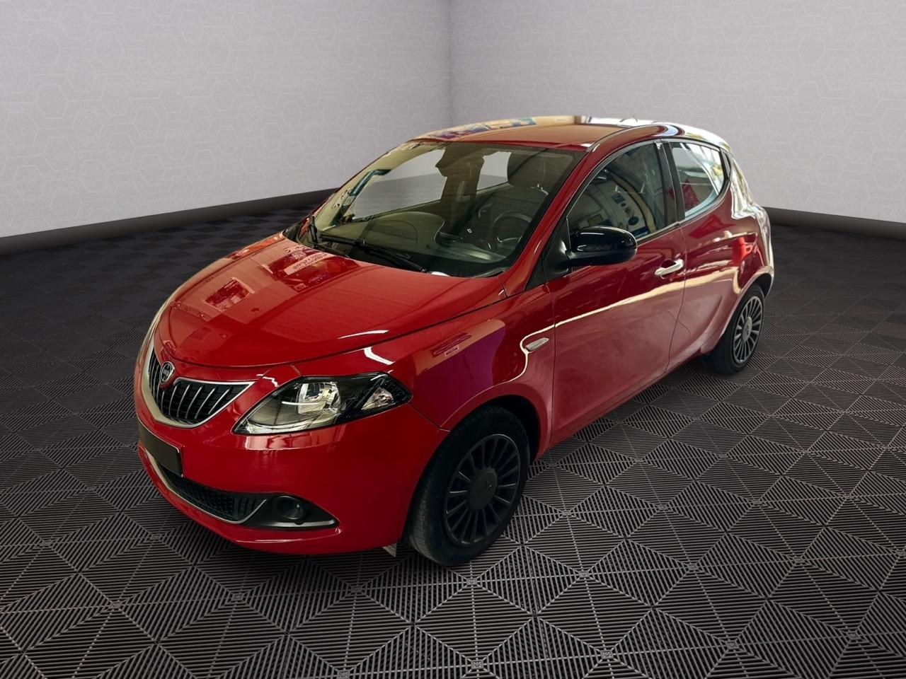 Lancia Ypsilon 1.0 FireFly 5 porte S&S Hybrid Ecochic Silver