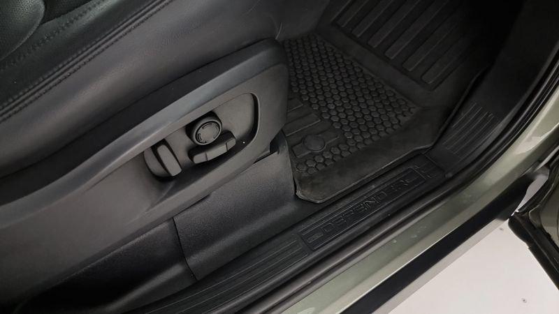 Land Rover Defender 110 3.0D I6 200 CV AWD Auto SE Autocarro N1