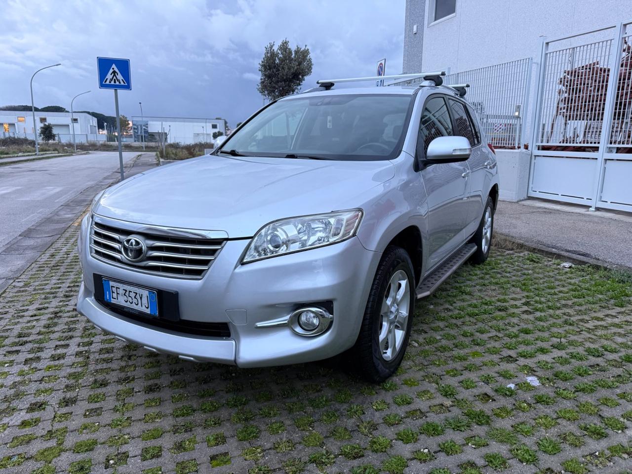 Toyota RAV 4 2.2 D-4D 150 CV DPF Exclusive