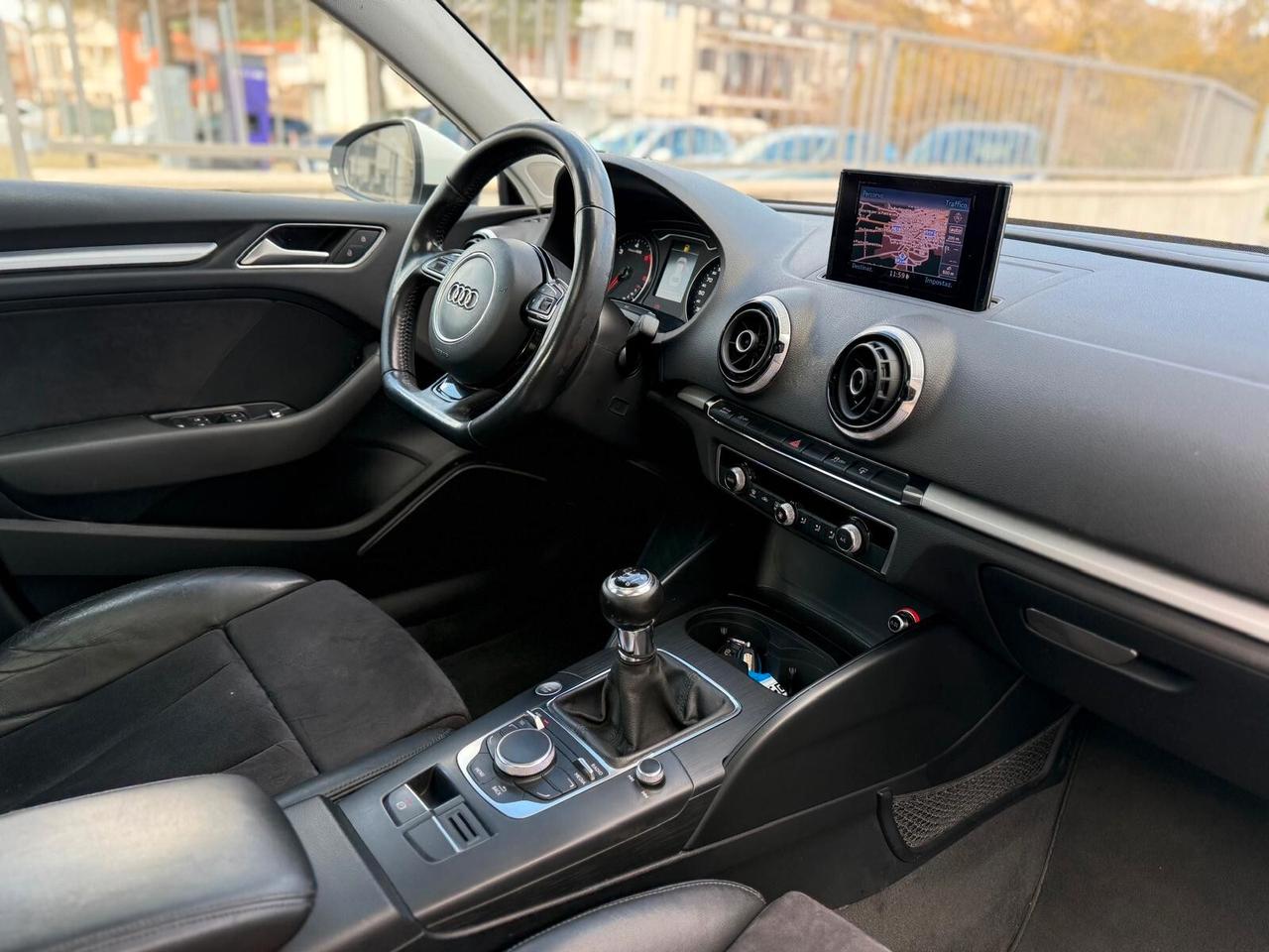 Audi A3 SPB 1.6 TDI 110 CV , S LINE ,TETTO, MATRIX , FULL