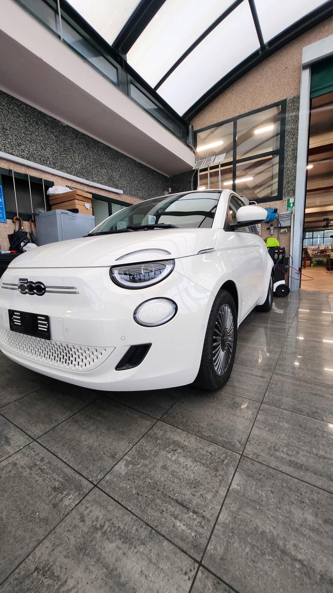 Fiat 500 Icon Berlina 42 kWh