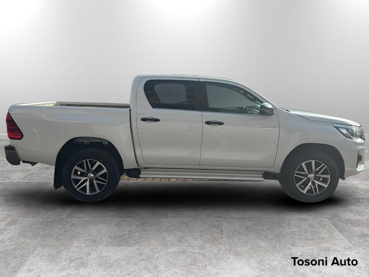 TOYOTA hilux 2.4 d-4d double cab Lounge 4wd