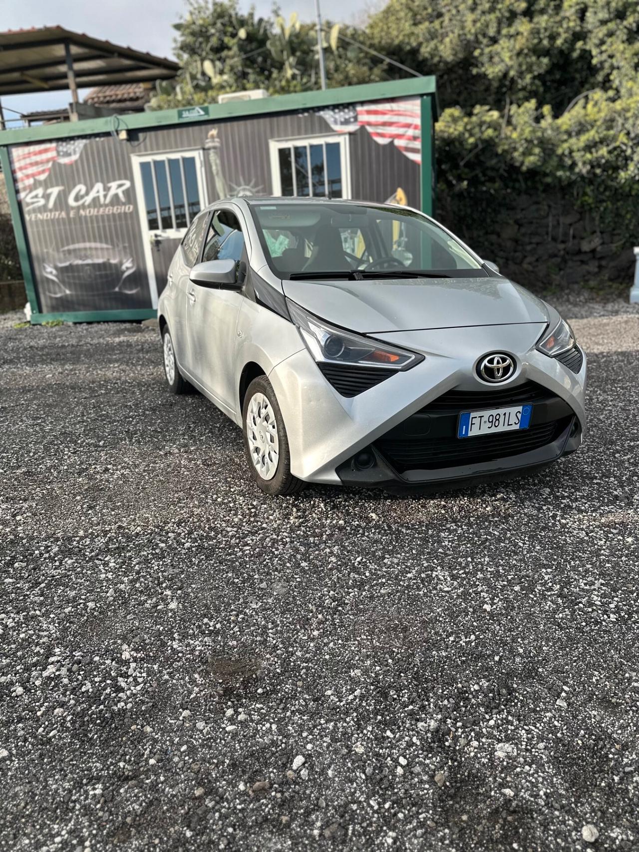 Toyota Aygo 1.0 VVT-i 72 CV 5 porte x-cite