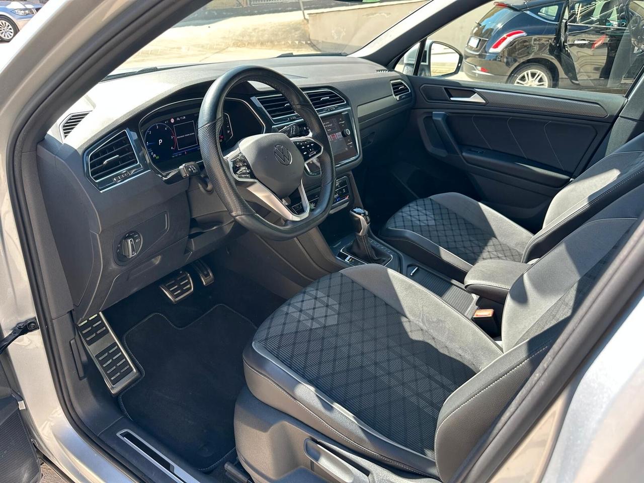 Volkswagen Tiguan 2.0 TDI 150 CV SCR DSG 4MOTION R-Line