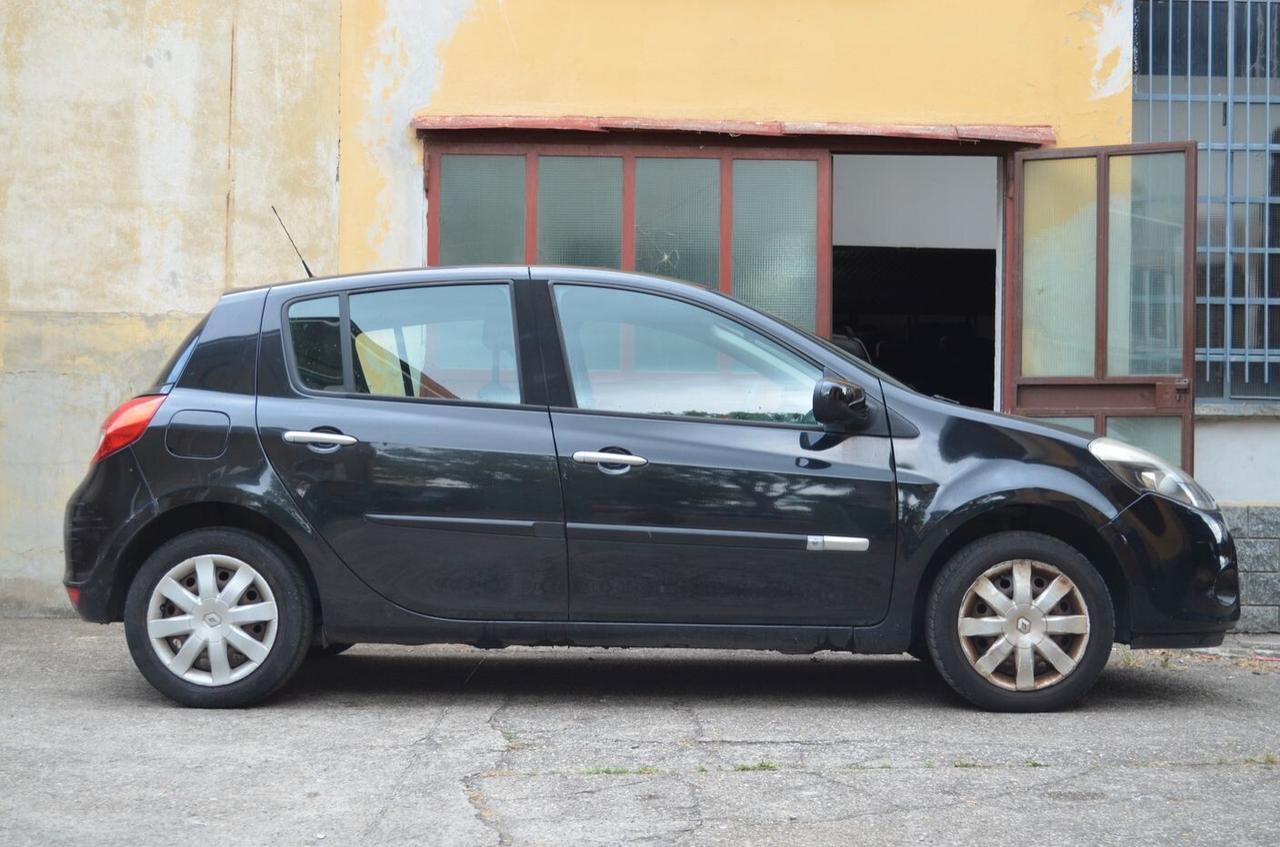 Renault Clio 1.2 16V 5 porte Dynamique
