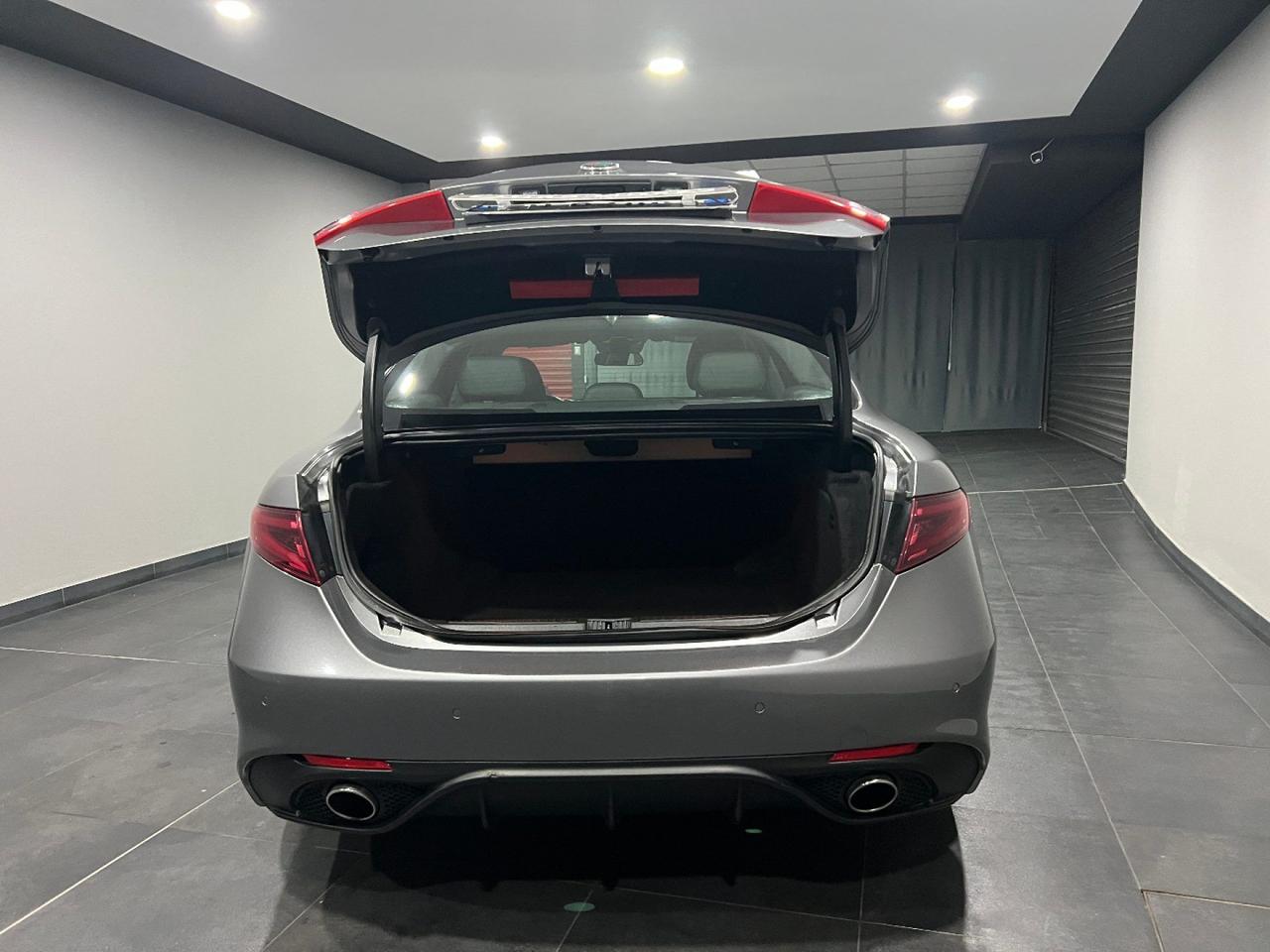Alfa Romeo Giulia 2.2 Turbodiesel 210 CV AT8 AWD Q4 Veloce