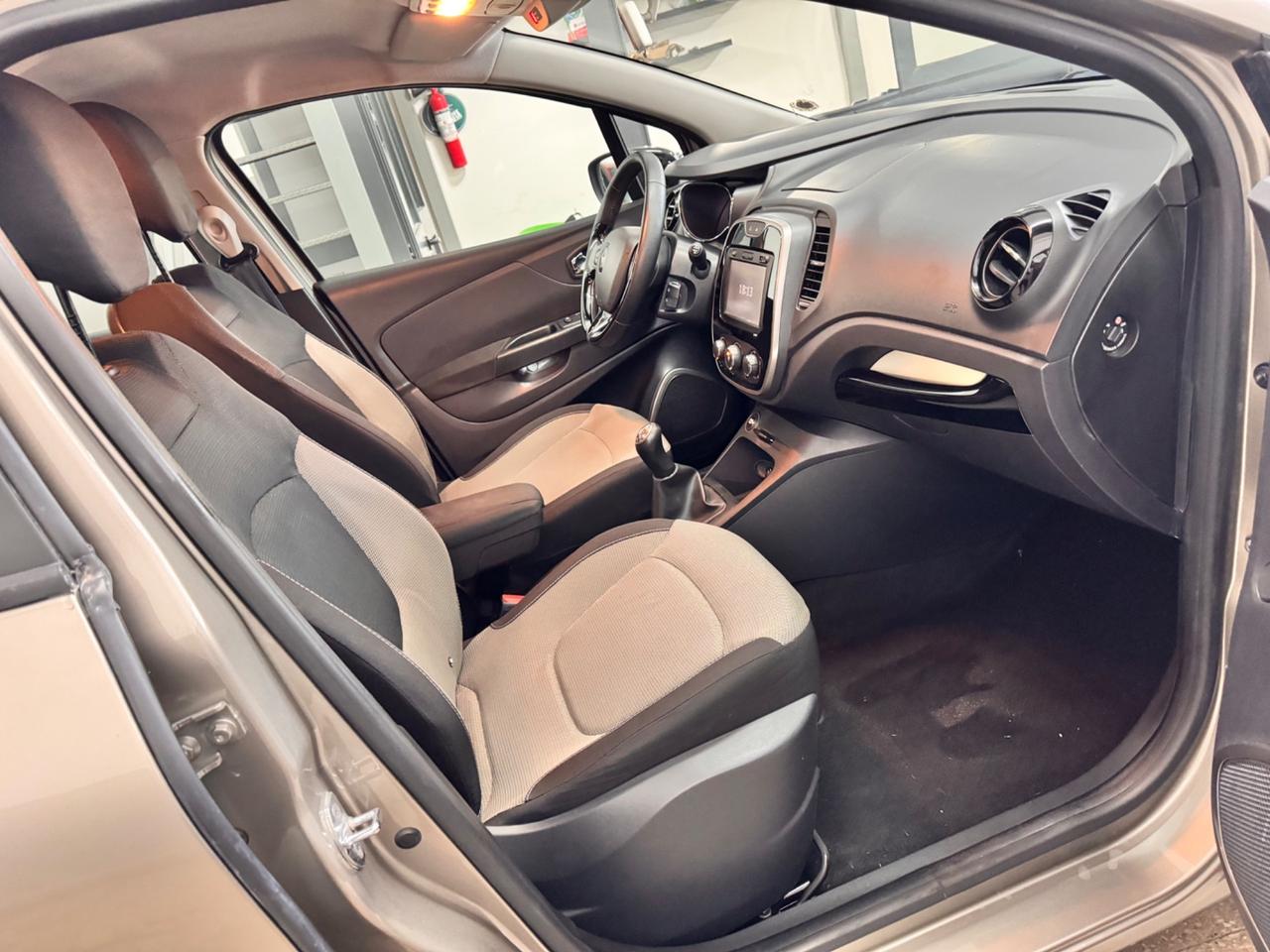 Renault Captur 1.5 DCi 90 Cv S&S 90.000 Km - 2015